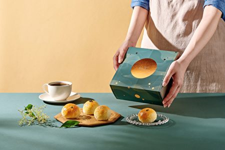 Miss V Bakery“中秋节礼盒司康月饼组合”，松露、乌鱼子入馅。