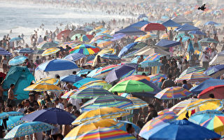 随着气温上升 湾区居民涌向海滩