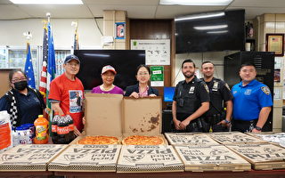 为警察打气 纽约州众议员候选人廖安怡派披萨
