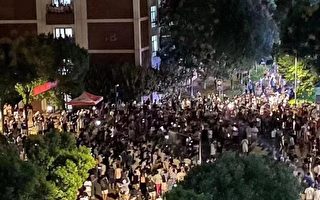 【一线采访】武汉外经贸学院爆学生维权抗议 