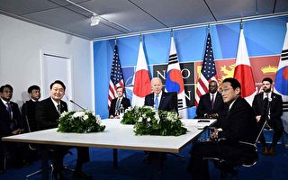 日韩首脑近三年首次会谈 两国关系持续改善