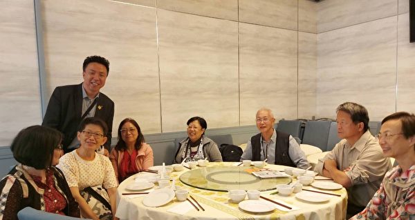 圖：9月21日，三聯市中華協會舉辦聚會，會員與朋友們歡聚一堂開心暢飲。（三聯市中華協會提供）