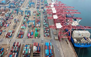 中国集装箱航运市场疲软 海运价格暴跌九成