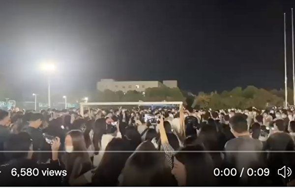 郑州大学生聚集高呼“解封！解封！”有学校让步