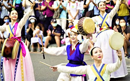 睽违两年，“台中国际踩舞嘉年华”一连2天在市民广场及草悟道热力登场。