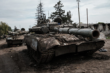圖為烏克蘭哈爾科夫地區，幾輛被廢棄的俄軍坦克。