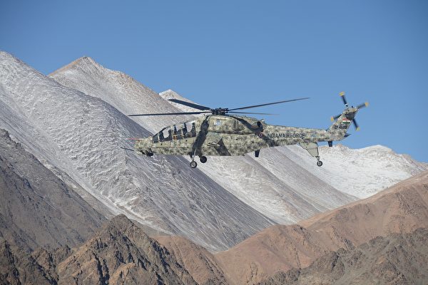 对抗中共 印度推出国产轻型战斗直升机