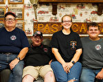 纽约州一家四代人甘为义务消防员 服务社区