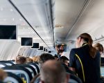 坐長途航班如何減壓和舒適 空服員有八建議