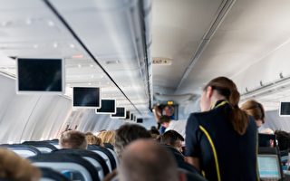 坐长途航班如何减压和舒适 空服员有八建议