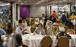 香港食肆昨起放宽至每台12人