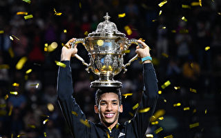 組圖：巴塞爾網球公開賽 阿利亞西姆奪冠
