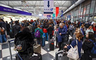 冬季风暴袭美扰乱假期旅行 近四千航班取消