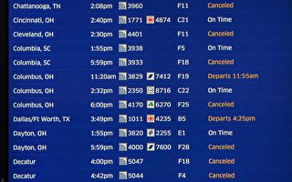 冬季风暴来临 航空公司免除改航班费