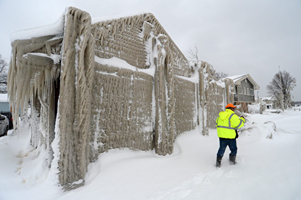 冬季风暴重创纽约伊利县 含水牛城在内近40人死亡
