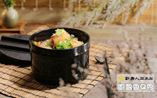 【厨娘香Q秀】日式鲑鱼炖豆腐和日式乌龙炒面