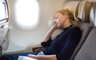 搭機時如何利用「粉紅噪音」幫助你入睡？