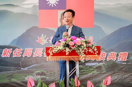 嘉义县文化观光局1日上午举行新任局长布达典礼，县长翁章梁在典礼中致词。