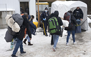1月五千难民从美国进入加拿大 社区不堪重负