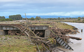 新西兰遭飓风袭击 已致6死 上万人流离失所
