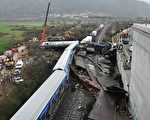 希腊两列火车对撞 至少36死85伤
