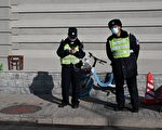 天安門周邊目擊：武警巡邏密集 拍照被呵斥