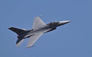 俄烏戰 美評估培訓烏軍駕駛F-16所需時間