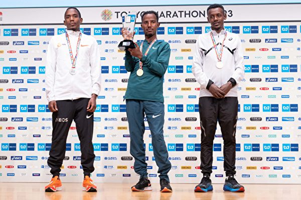 组图：东京马拉松赛 埃塞俄比亚选手夺冠