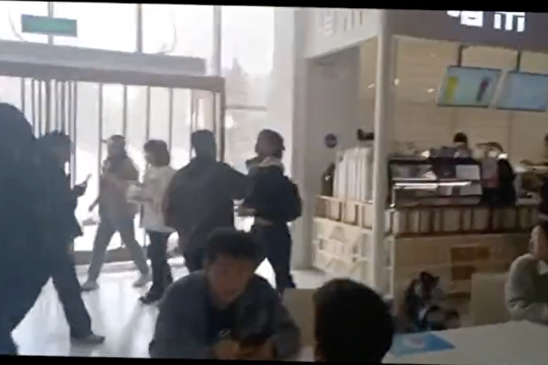 學生不滿「半封控」 陝西一院校爆衝突