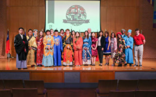 休斯頓基督教高中國際節 展示臺灣文化
