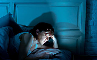 研究：睡前避免电子设备可降低妊娠糖尿病风险