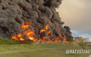 視頻：克里米亞港口大火 疑遭無人機襲擊