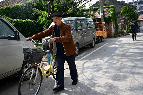 中国最“老”县城陷困境 预示严峻人口危机