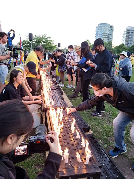 图：2023年6月4日，数千名温哥华民众聚集在林思齐公园内，悼念在1989年天安门事件中遇难中国学生和民众。（邱晨／大纪元）
