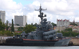 俄海军演习 向黑海船只发射火箭弹