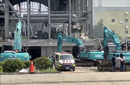 屏东科技产业园区明扬国际科技股份有限公司厂房爆炸意外，图为24日的事故现场。