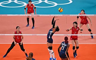 中国女排遭三连败 失去直通巴黎奥运会资格