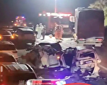 广西高速发生连环撞 5死15伤 现场惨烈
