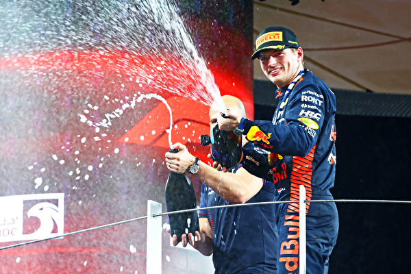 F1收官战：维斯塔潘夺赛季第19个分站冠军