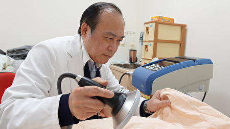 刘明岳主任指出相较传统药物仅服用时有效，震波治疗在疗程结束后效果仍可维持至少半年以上.