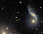 NASA新图呈现两个星系正相互碰撞奇观