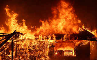 列治文山三棟豪宅被燒毀 損失1,200萬