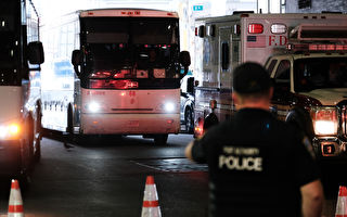 德州巴士公司遭起诉 暂停运送非法移民到纽约市