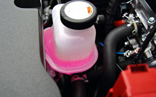 可以將水加入汽車散熱器中嗎？