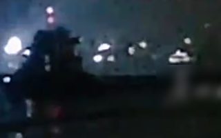 广东佛山海船撞九江大桥后沉没 4人失联