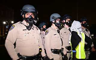 加州大学洛杉矶分校内再爆冲突 警方已抵达
