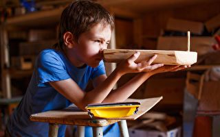 9歲童在祖母車庫開木工店 夢想成頂級木匠