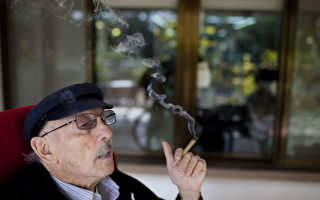 加拿大大麻合法化后 老人吸大麻者不断增加