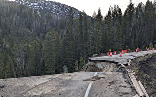 【视频】美西北部发生山体滑坡 高速公路坍塌