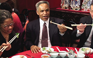 中国城就餐 费城市长力挺华人社区